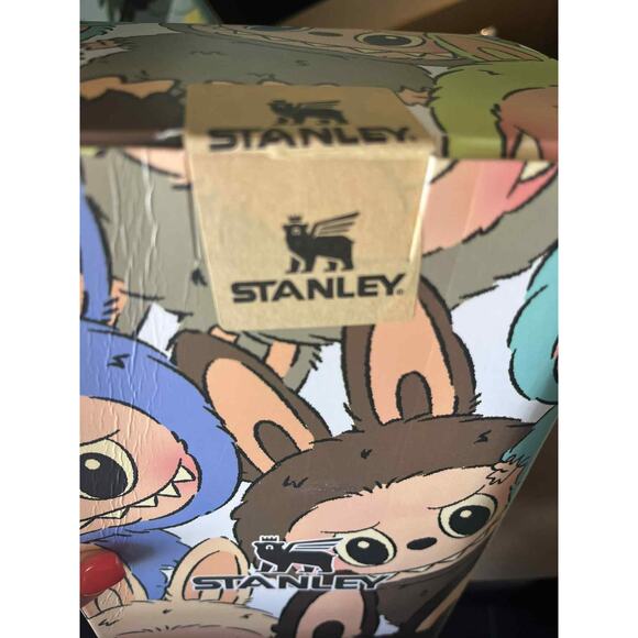 Stanley Labubu Brown 40oz tumbler with straw - Picture 2 of 4